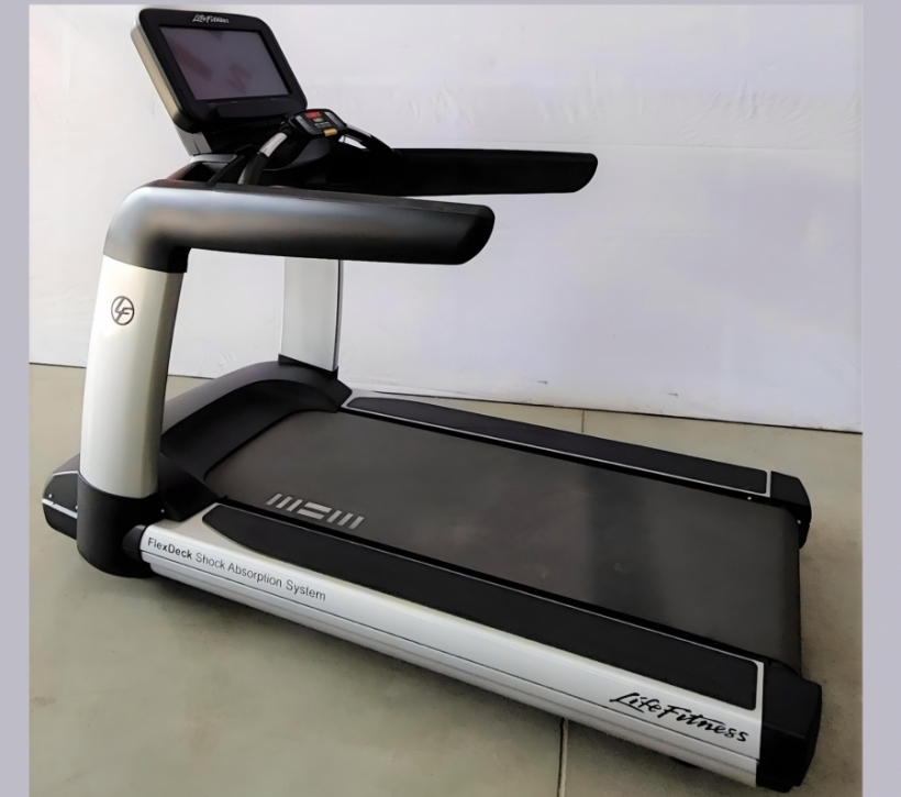 CINTA DE CORRER LIFE FITNESS DISCOVER SE REACONDICIONADA. - Foto 2/9